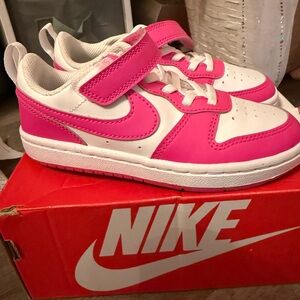 Nike Kids Sneakers in Pink and White